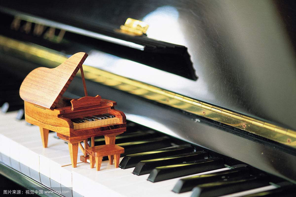 为什么那么多乐器，却选择学钢琴呢？